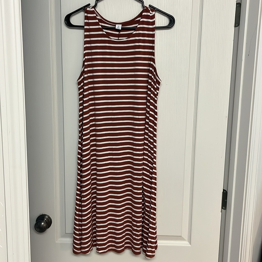Old Navy brown and white stripper dress size Large
